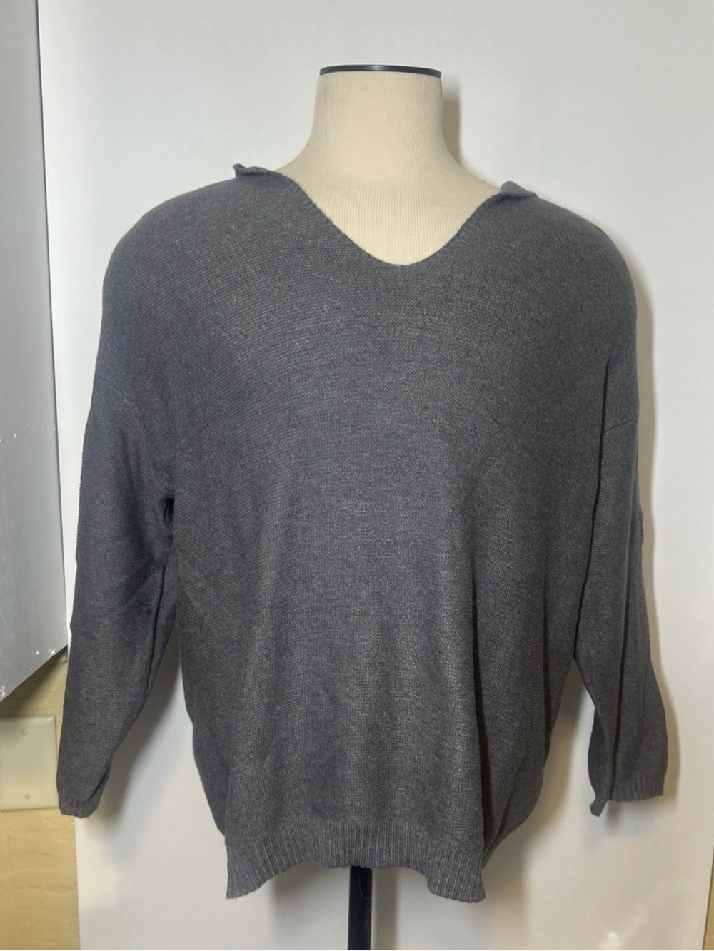 Women’s  Gray V-Neck Sweater hoodie